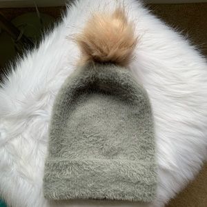 NEW Grey Winter Hat from ICING by Claire’s! Tags on